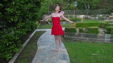 Thin Girl: Stunning and Effortless Moments Captured